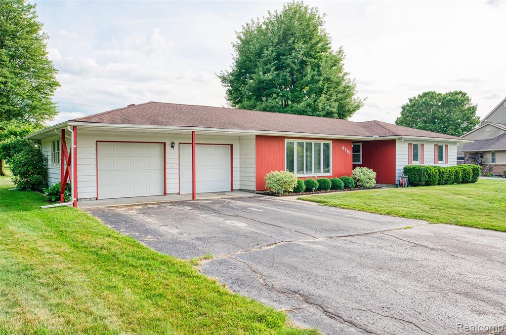 6767 Sharpe Road, Fowlerville, MI 48836 — Photo 26