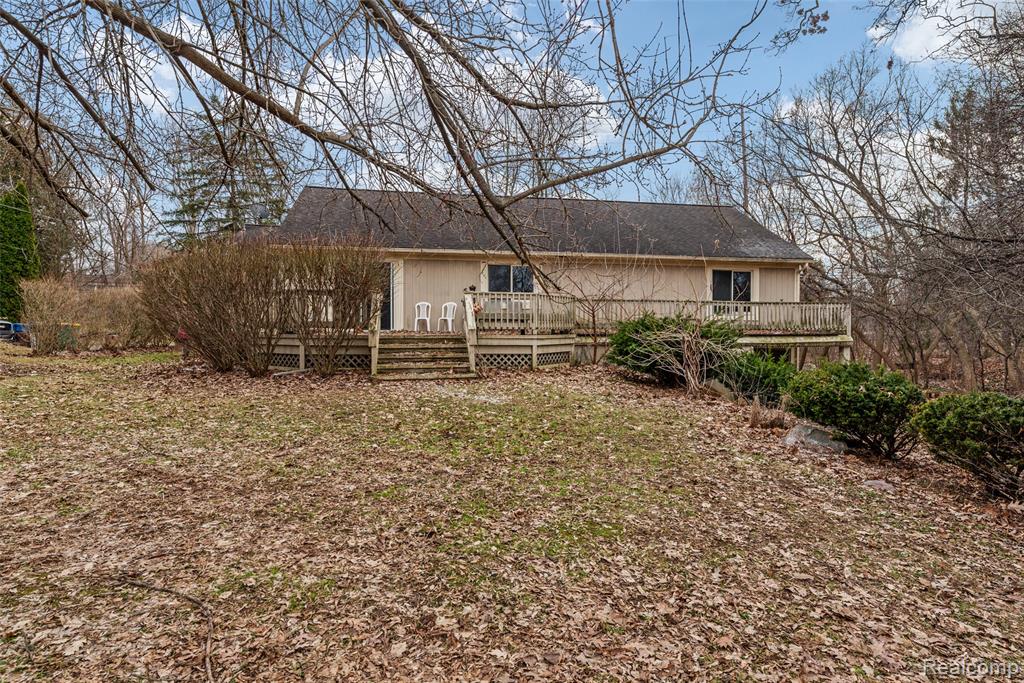 8732 Elizabeth Lake Road, White Lake, MI — Photo 38