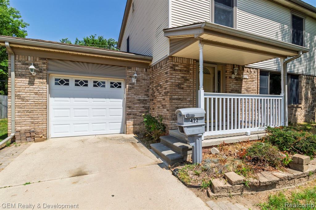 422 Clinton Street, Wyandotte, MI 48192 — Photo 4