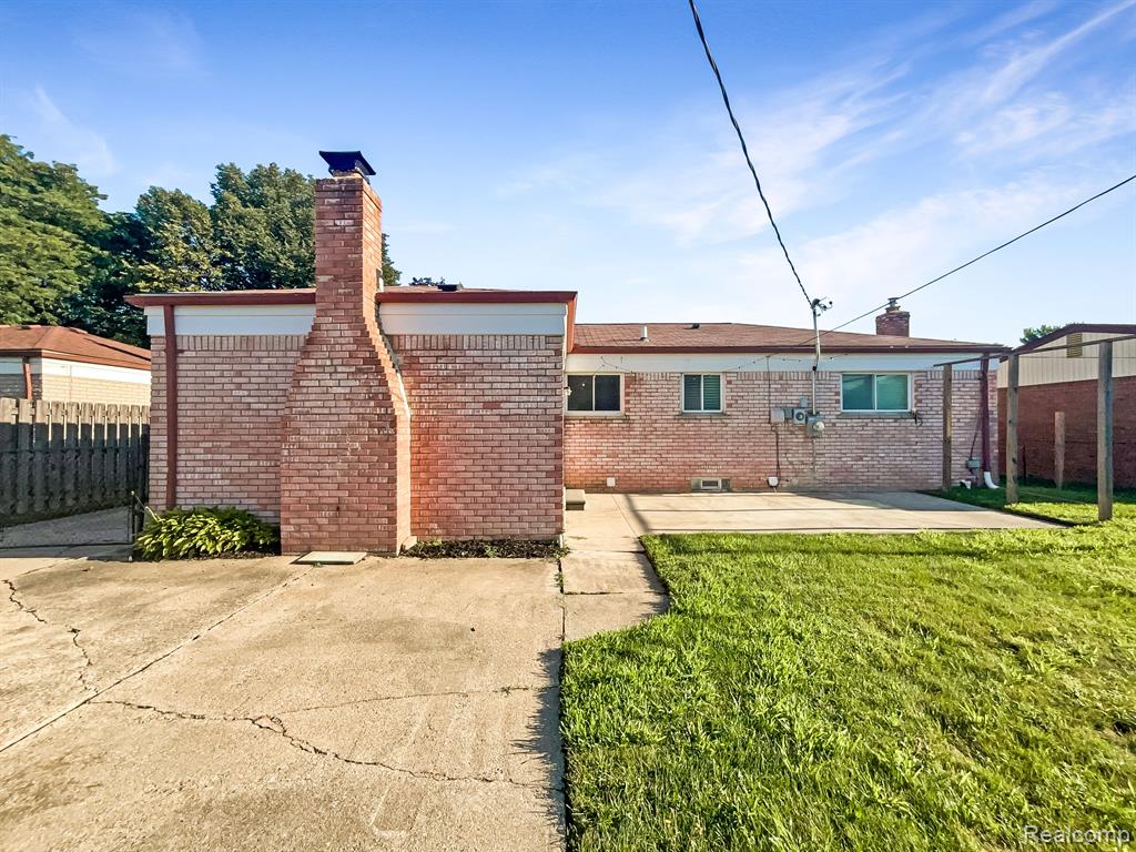 8324 SAN MARCO Boulevard, Sterling Heights, MI 48313 — Photo 16