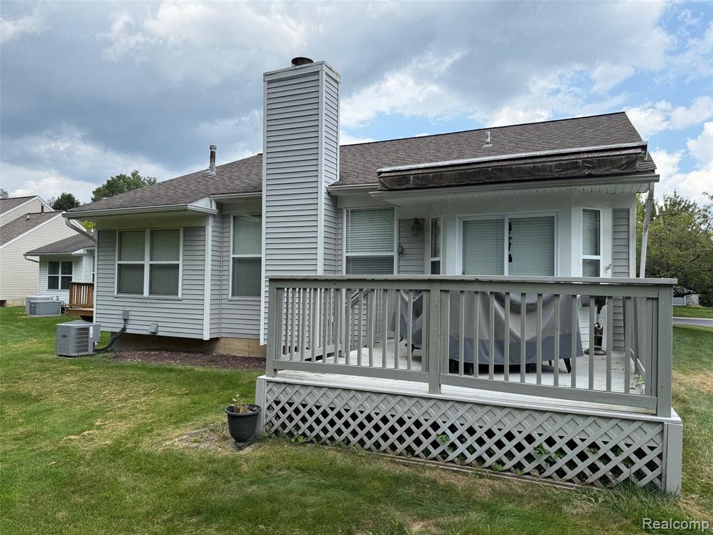 943 RIKKI ANN, Wixom, MI — Photo 3
