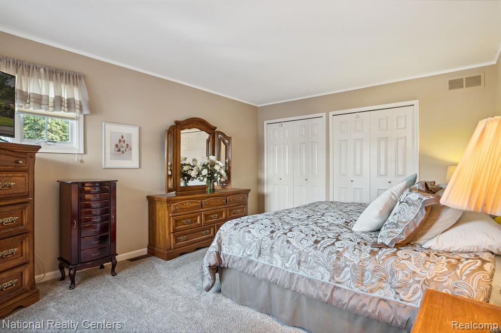 47704 BLUE HERON Drive S, Northville, MI 48168 — Photo 35
