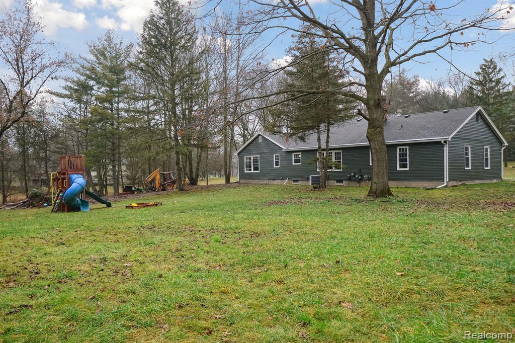 4186 BRANDON Drive, Howell, MI 48843 — Photo 36