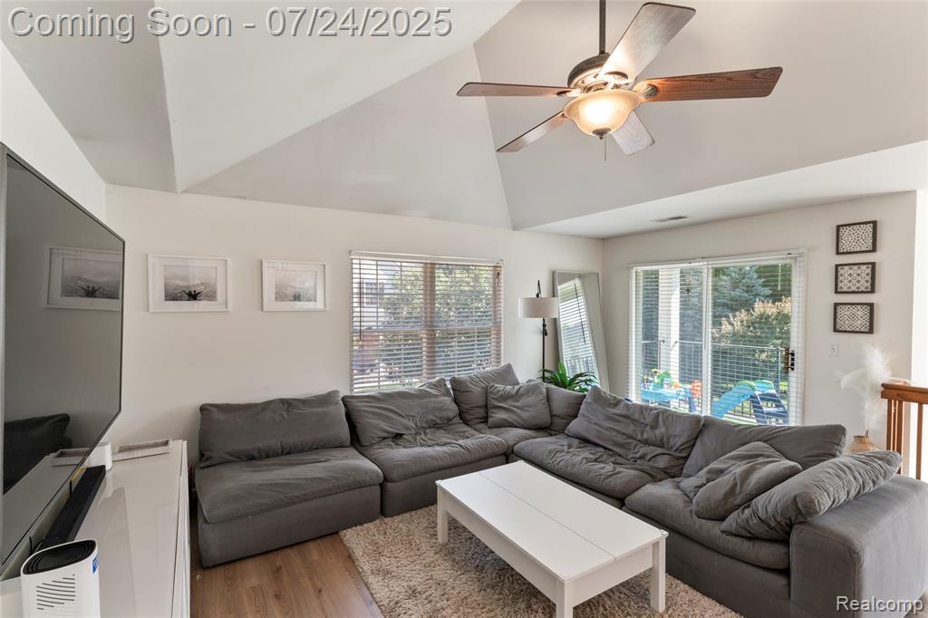 729 Amberly Dr, C, Waterford, MI 48328 — Photo 19