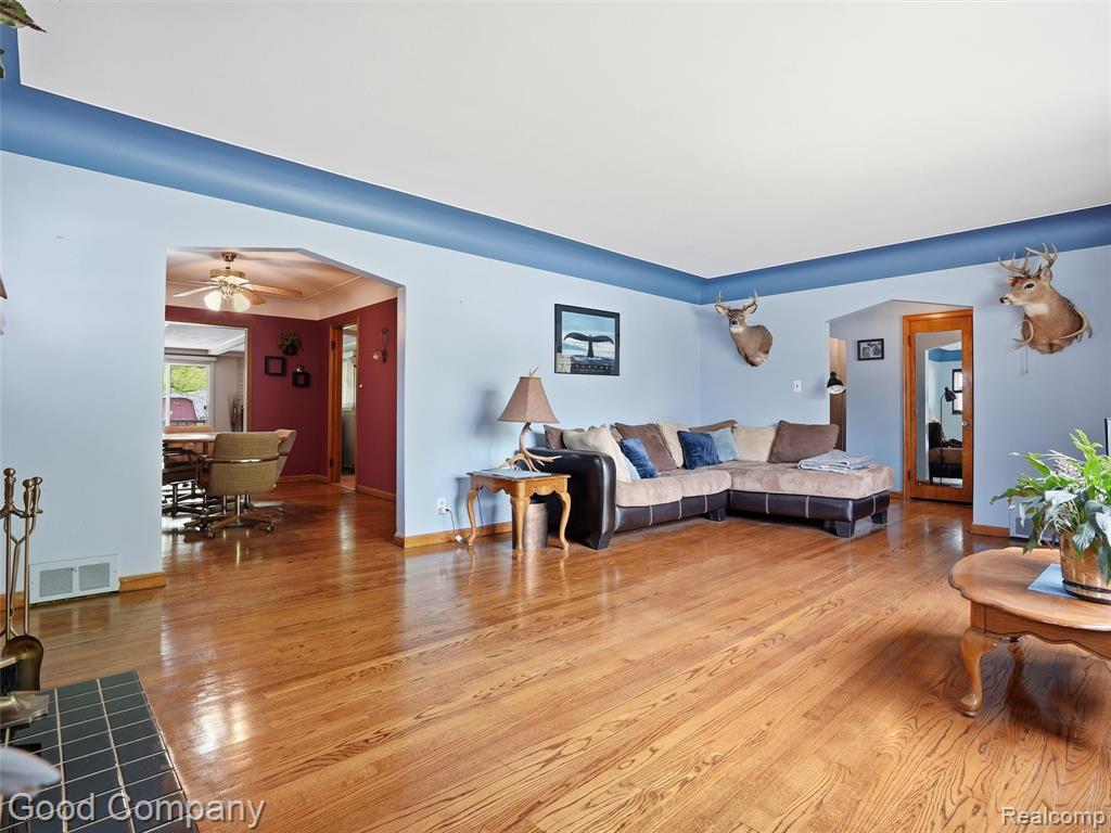 19706 Old Homestead Drive, Harper Woods, MI 48225 — Photo 7