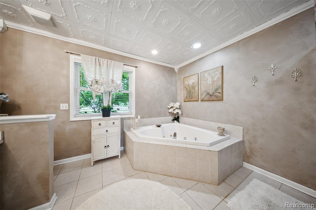 945 Gray Fox Court, Howell, MI 48843 — Photo 34