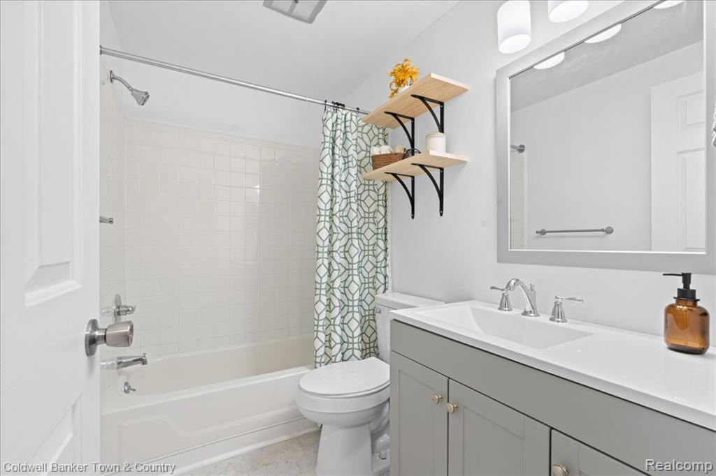 6232 Beechfield Drive, Lansing, MI 48911 — Photo 14
