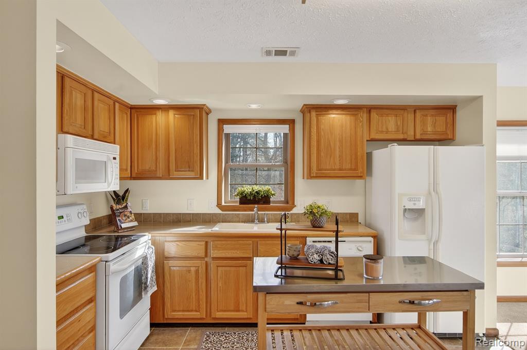 3453 Rhea Road, Ann Arbor, MI 48103 — Photo 13