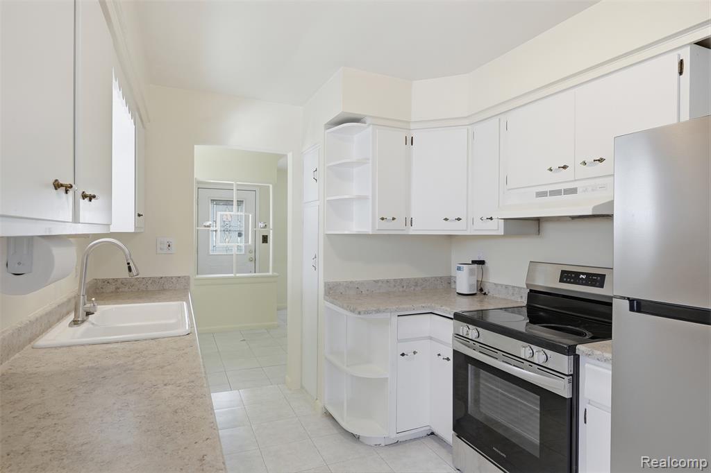 916 Buckingham Avenue, Flint, MI 48507 — Photo 8