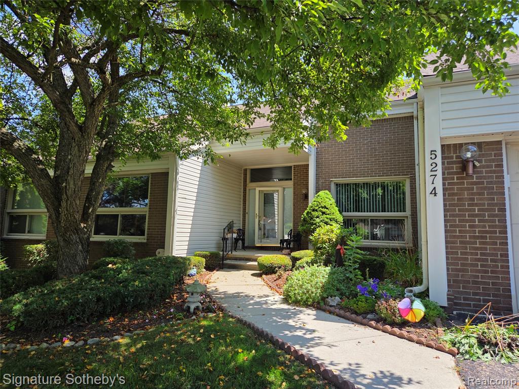 5274 Simpson Lake Road, West Bloomfield, MI 48323 — Photo 5