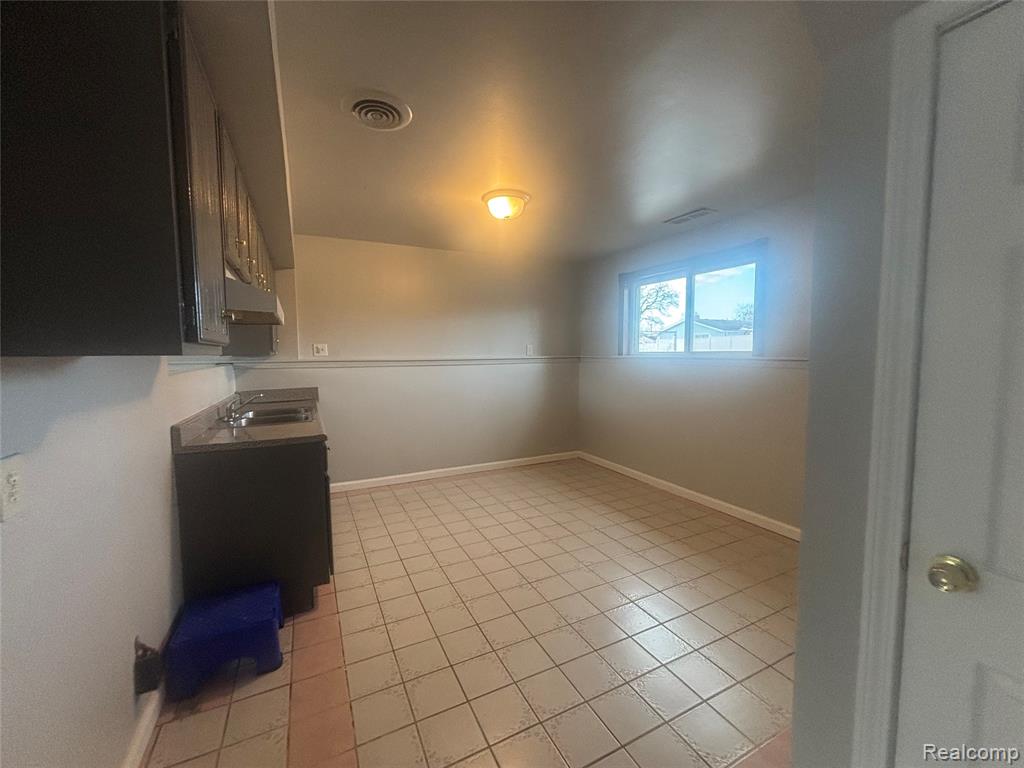 423 SHOTKA Street, Westland, MI 48186 — Photo 11