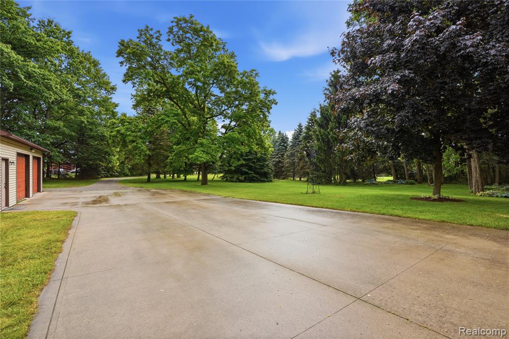 68345 Romeo Plank Road, Ray, MI — Photo 9