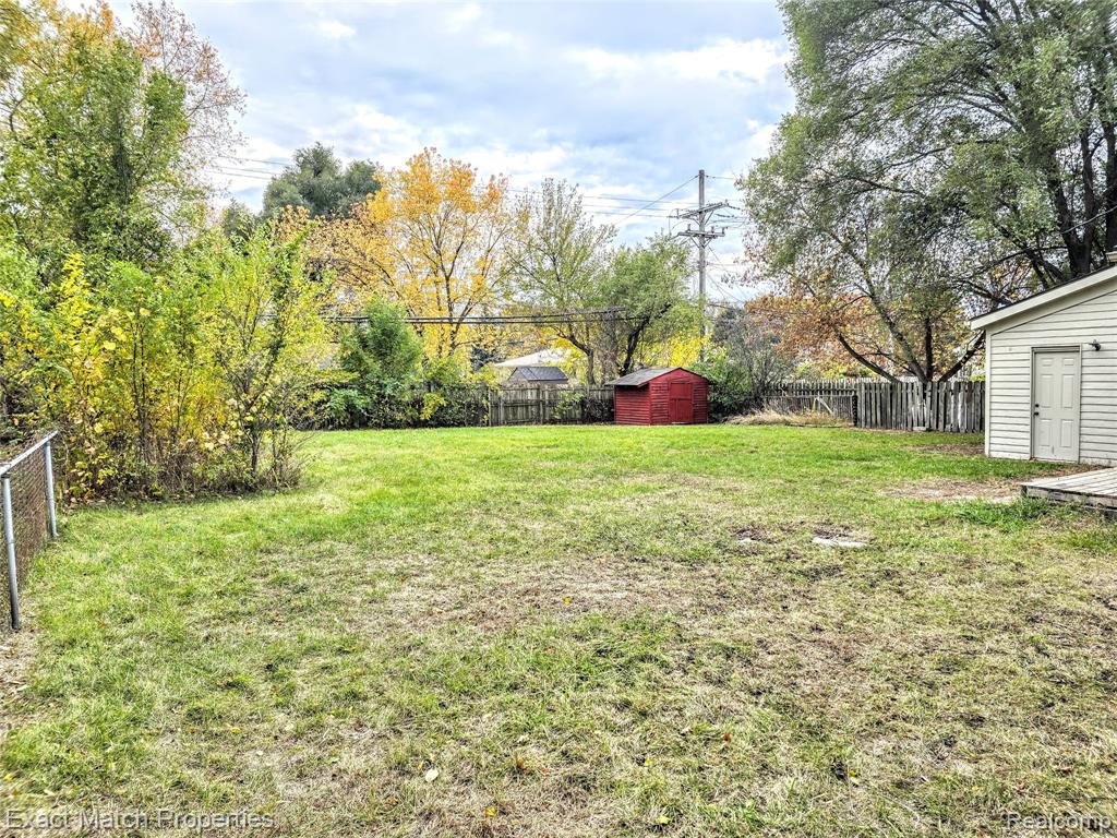 4935 Pontiac Lake Road, Waterford, MI 48328 — Photo 13