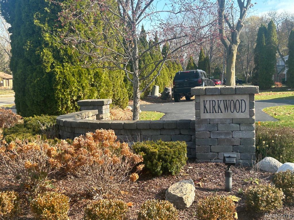 5659 KINGSMILL, Bloomfield Hills, MI — Photo 2