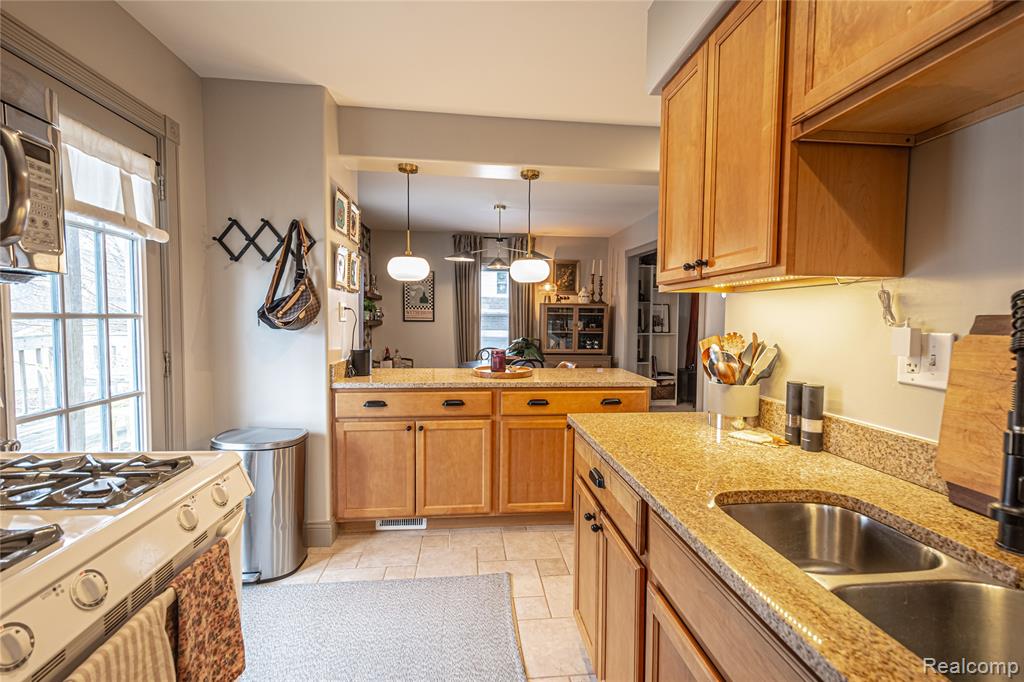 910 Church Street, Port Huron, MI 48060 — Photo 16