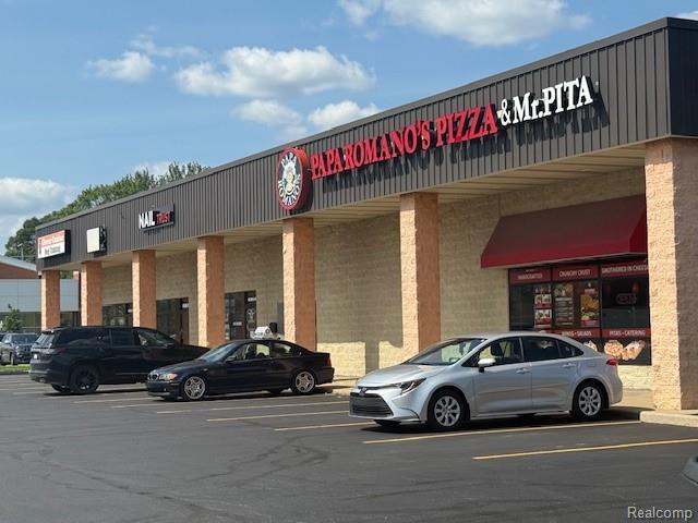 4392 Dixie hwy, Waterford, MI — front exterior