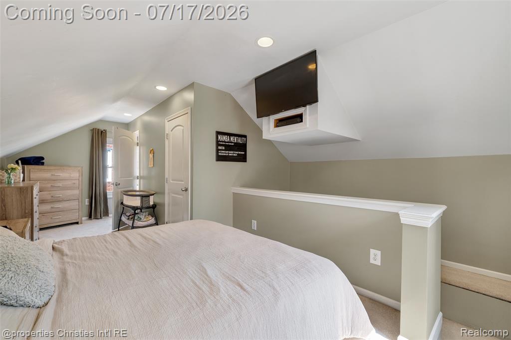 20855 Lochmoor Street, Harper Woods, MI 48225 — Photo 25
