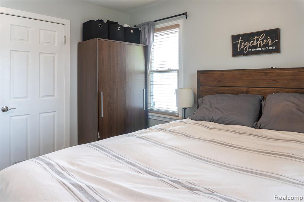 9611 ROSELAND Street, Livonia, MI 48150 — Photo 18