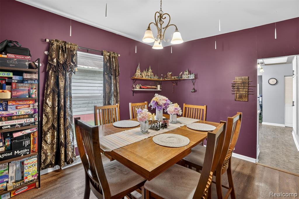 647 N Washington Street, Owosso, MI 48867 — Photo 4