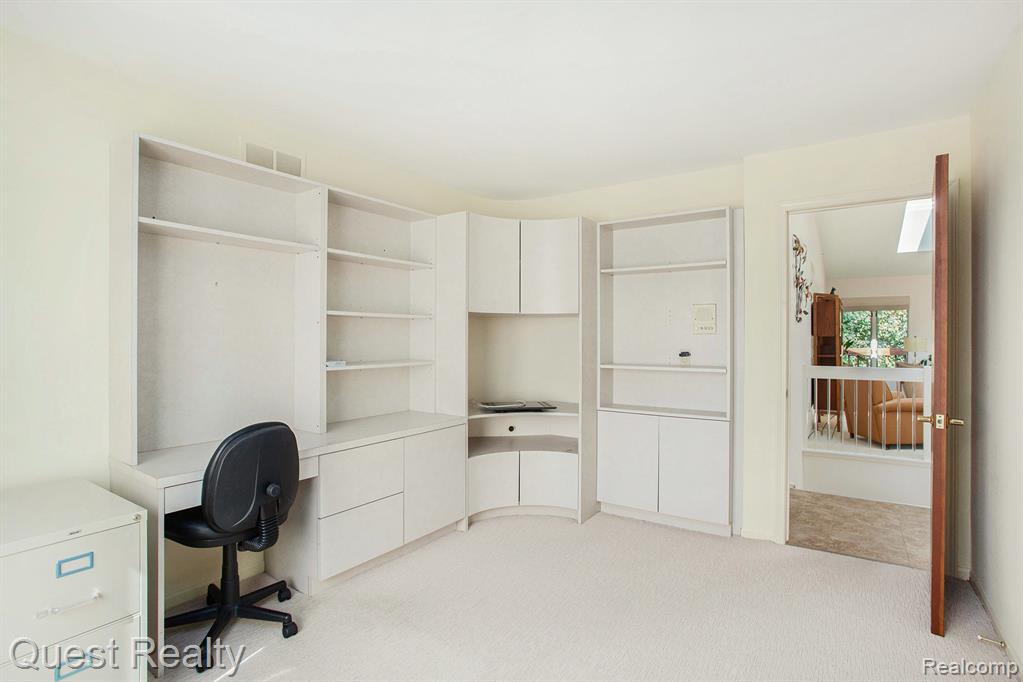 5780 Point Of The Woods Drive, West Bloomfield, MI 48324 — Photo 18