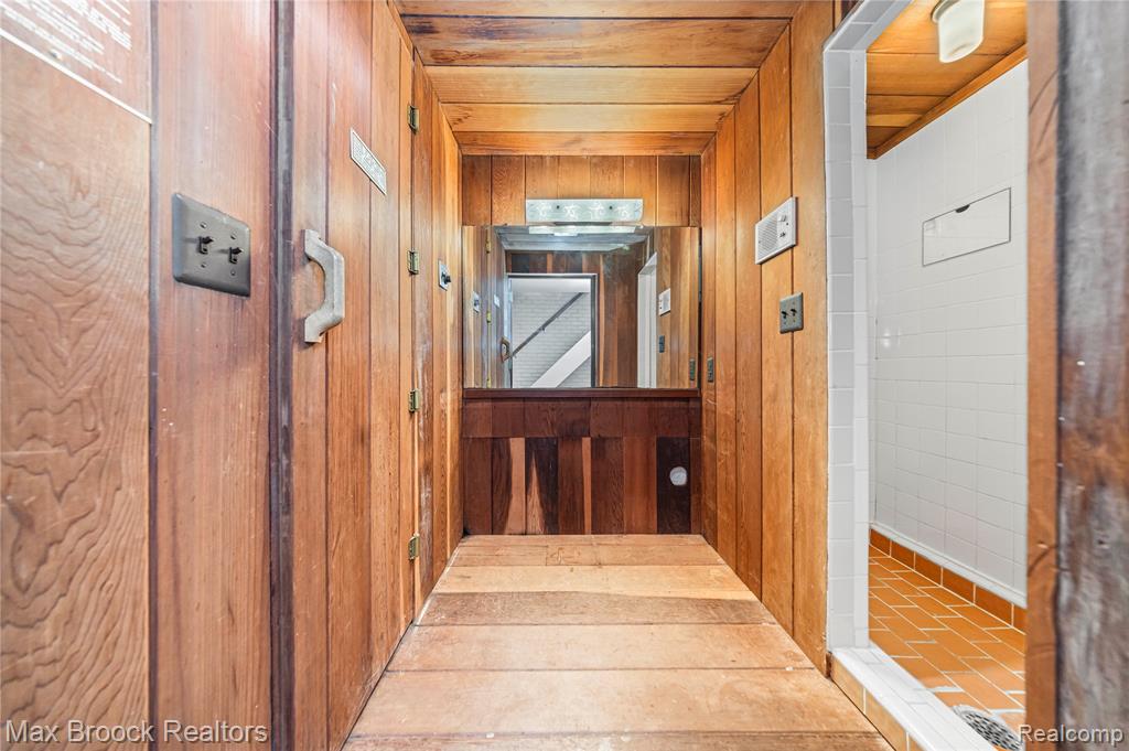 35550 Pleasant Valley Road, Farmington Hills, MI, 48331