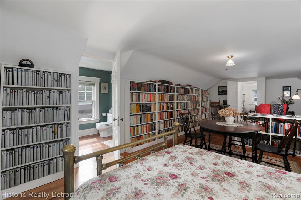 1027 Burns Street, Detroit, MI 48214 — Photo 42