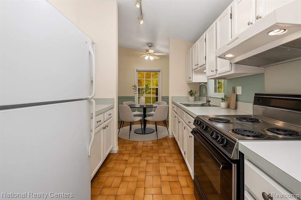 42145 Pellston Drive, Northville, MI 48167 — Photo 4