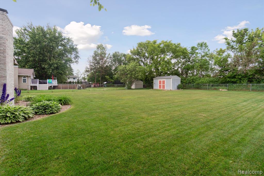 7031 Cleon Drive, Swartz Creek, MI 48473 — Photo 35