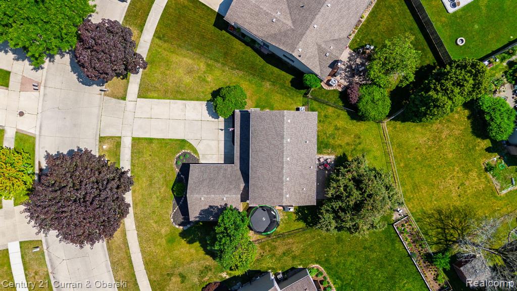 41924 Amberly Drive, Clinton Twp, MI 48038 — Photo 32
