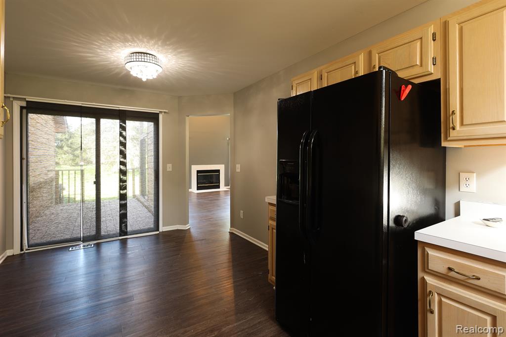 4908 FAIRWAYS Drive, Brighton, MI 48116 — Photo 14
