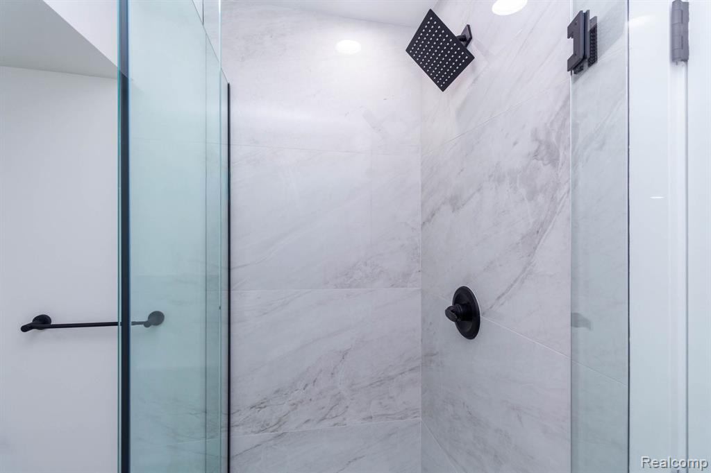 4908 Carrington Drive, Rochester, MI 48306 — Photo 35