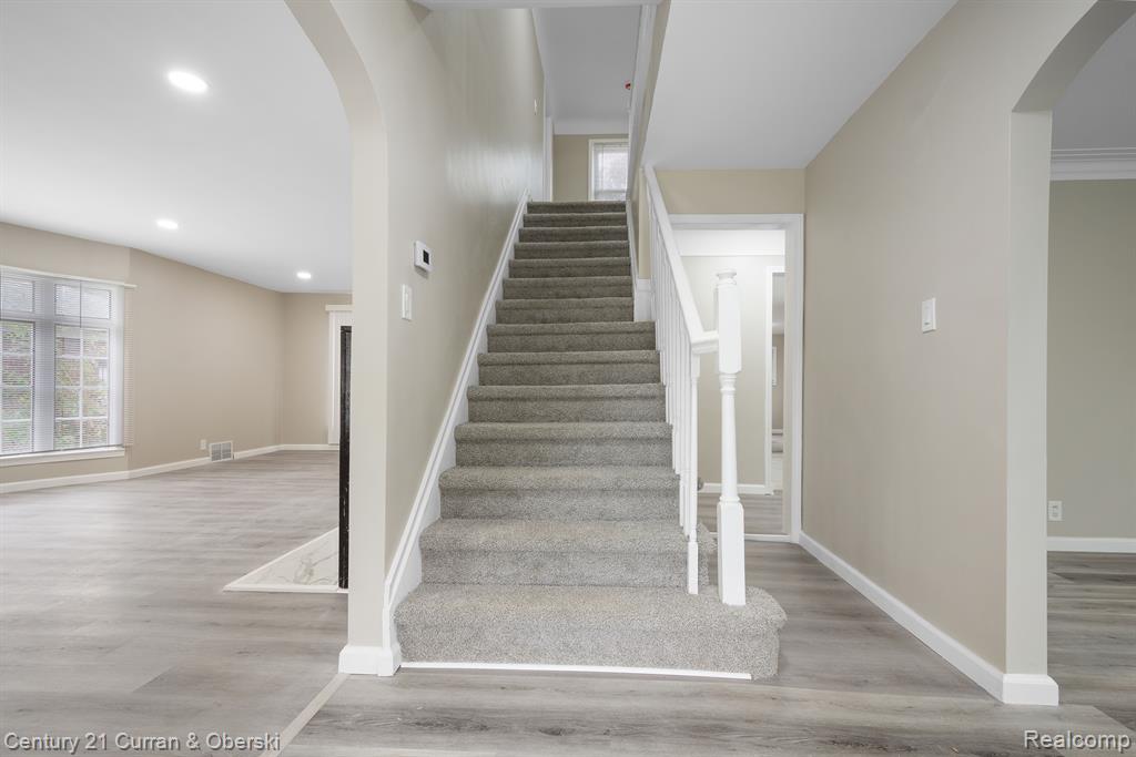 8771 E OUTER Drive, Detroit, MI 48213 — Photo 8