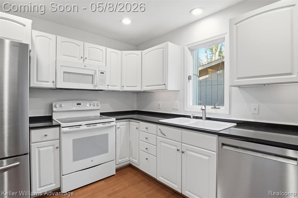 6545 Red Cedar Lane, West Bloomfield, MI 48324 — Photo 6
