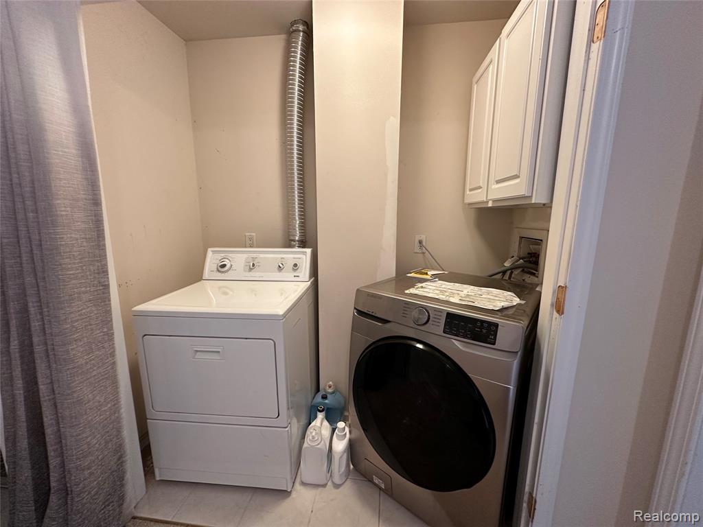 41827 Yeats Drive, Novi, MI — Photo 26