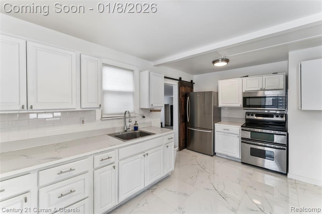 28854 Hennepin, Garden City, MI — Photo 8