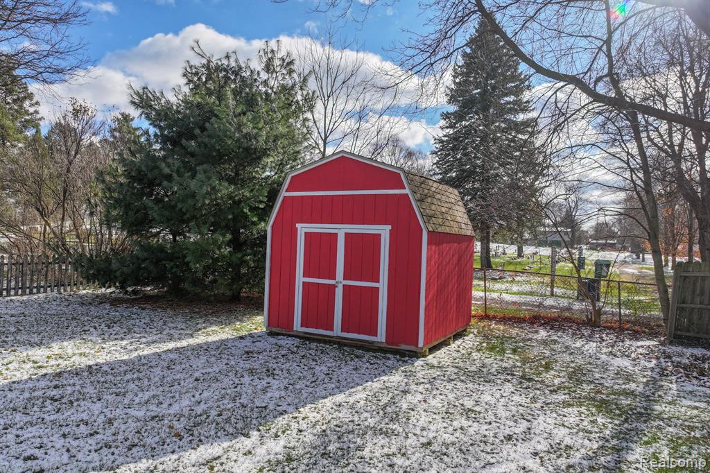 4130 SEYMOUR LAKE Road, Oxford, MI 48371 — Photo 5