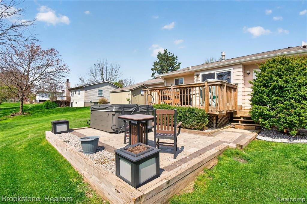 1086 Risecliff Drive, Grand Blanc, MI 48439 — Photo 24