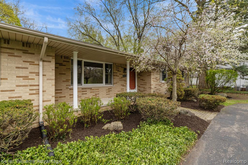 24806 Power Road, Farmington, MI 48336 — Photo 5