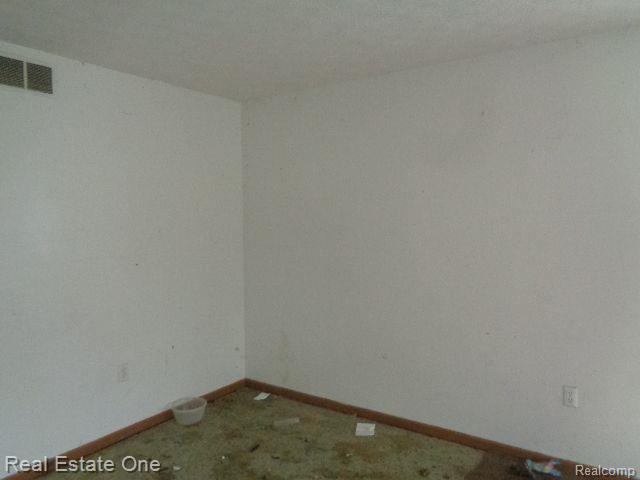 4208 HOLCOMB Street, Detroit, MI 48214 — Photo 11