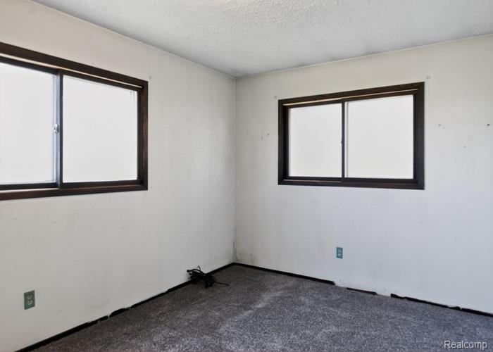 300 S Heritier Road, Linwood, MI 48634 — Photo 15