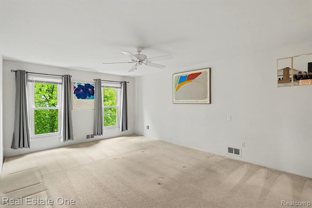 4923 Stamford Drive, West Bloomfield, MI 48323 — Photo 14