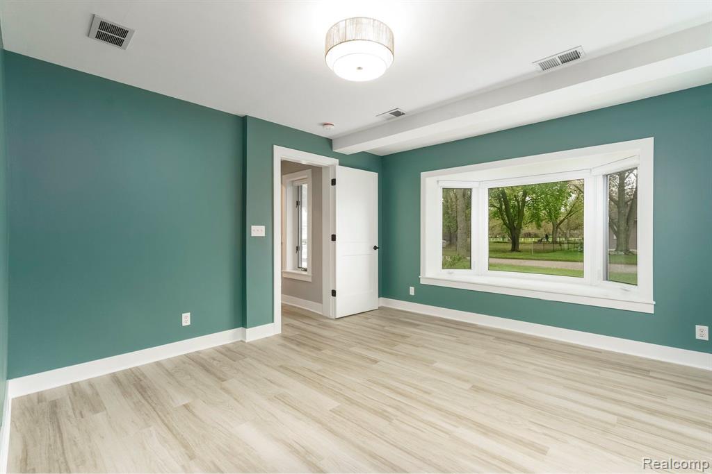 3246 MILLWALL Avenue, Keego Harbor, MI 48320 — Photo 33