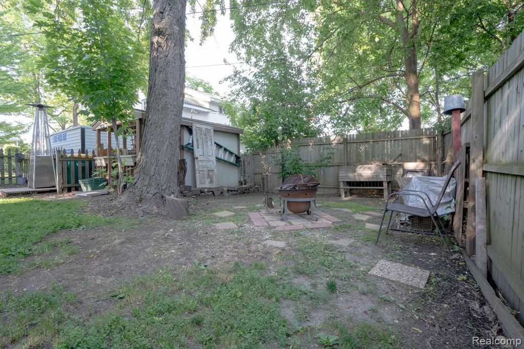515 Jay Street, St. Clair, MI 48079 — Photo 18