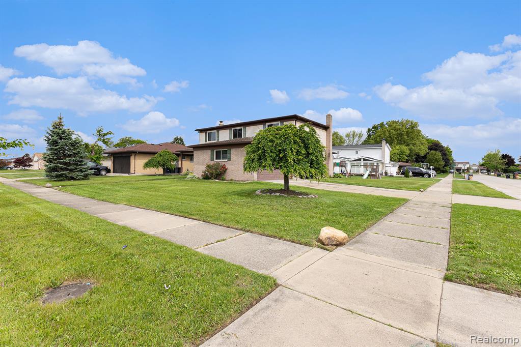 4325 Fox Hill Drive, Sterling Heights, MI 48310 — Photo 25