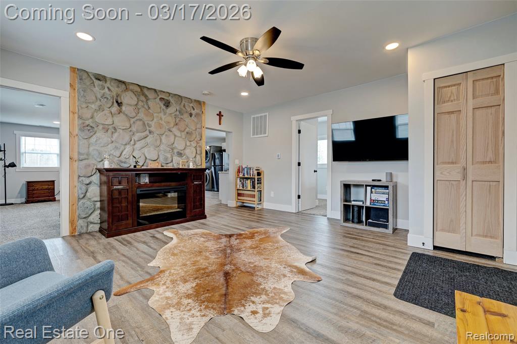 11068 N Fenton Road, Fenton, MI 48430 — Photo 5