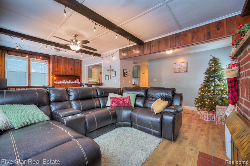 8421 Lagoon Street, Commerce Twp, MI 48382 — Photo 6