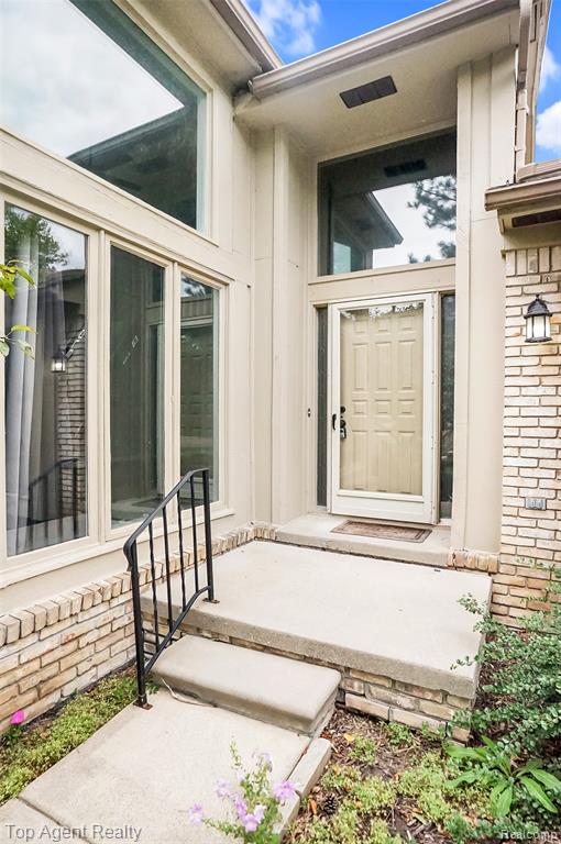 43088 W Kirkwood Drive, Clinton Twp, MI 48038 — Photo 3