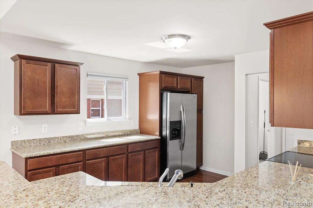 30216 VIEWCREST Drive, Novi, MI 48377 — Photo 15