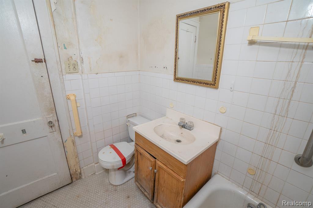 20475 San Juan Drive, Detroit, MI 48221 — Photo 10