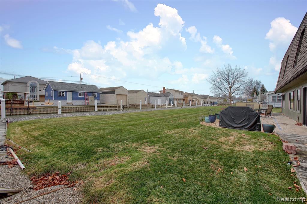 46070 EDGEWATER Drive, Chesterfield, MI, 48047